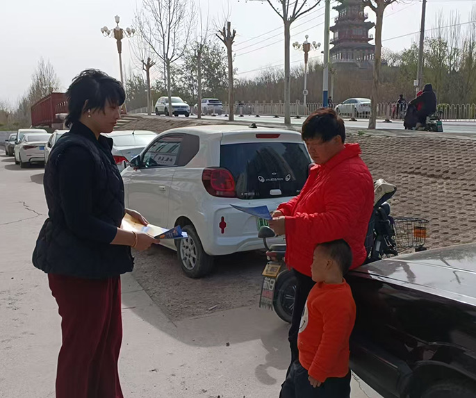 燕赵财险曲周支公司下乡宣传防非集资活动